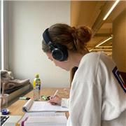 Busco impartir clases de inglés Acabo de sacarme el bachillerato de ciencias sociales, tengo un B2 en inglés y ya he dado clase antes